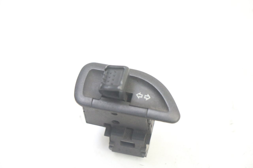 photo de COMMODO CLIGNOTANT PIAGGIO MP3 500 (2011 - 2015)