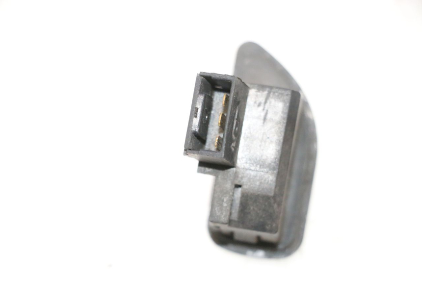 photo de COMMODO CLIGNOTANT PIAGGIO MP3 500 (2011 - 2015) - Zoom état d’usage