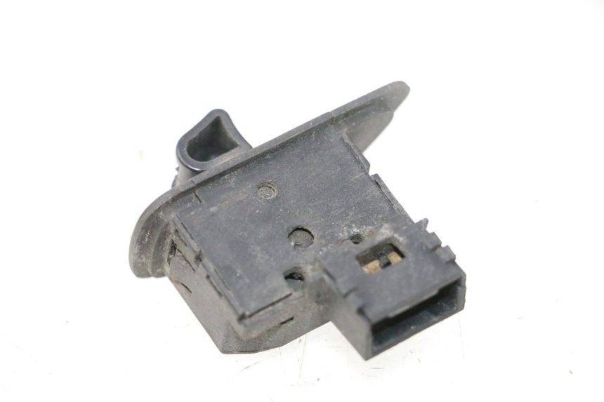 photo de COMMODO CLIGNOTANT PIAGGIO MP3 500 (2011 - 2015) - Autre angle de vue