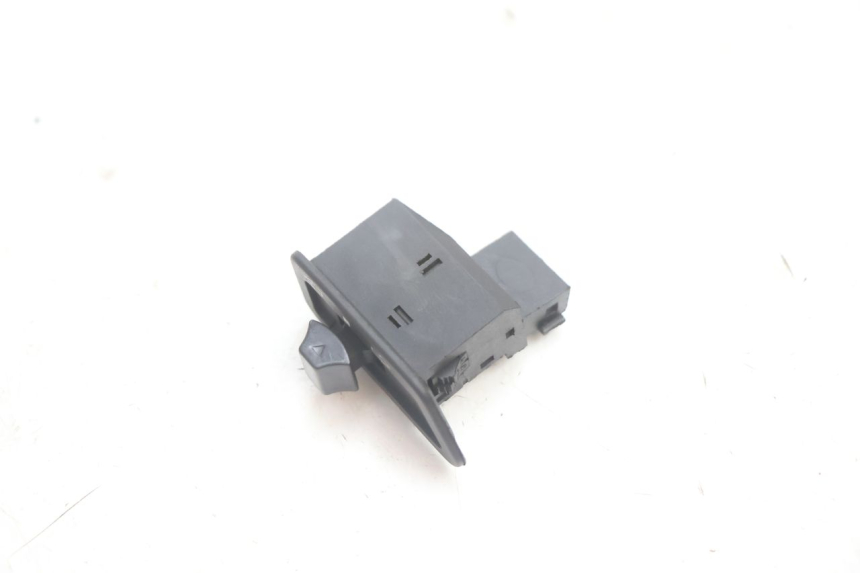 photo de COMMODO CLIGNOTANT IMF INDUSTRIE NEW PACH 2T 50 (2014 - 2020) - Détail de la pièce