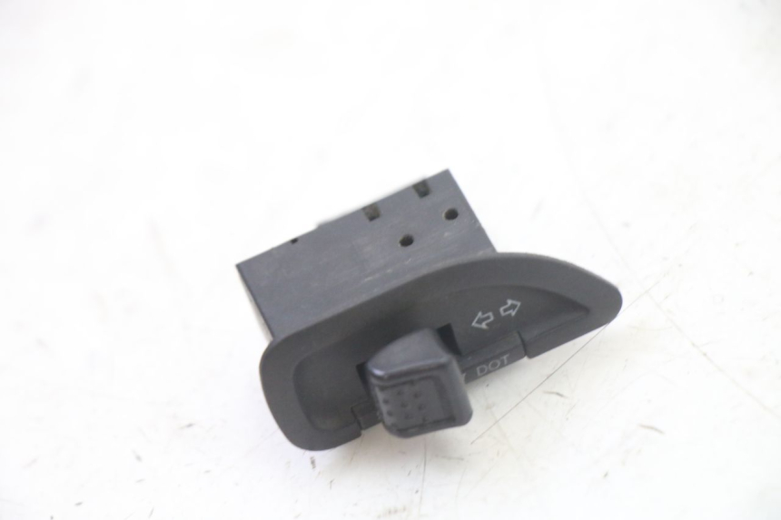 photo de COMMODO CLIGNOTANT PIAGGIO NRG POWER PUREJET 50 (2018 - 2021)
