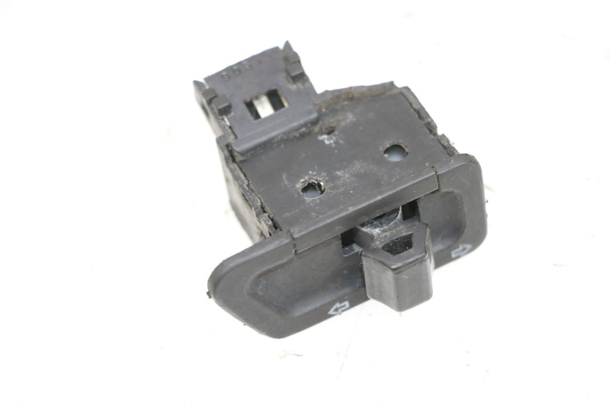 photo de COMMODO CLIGNOTANT SYM ORBIT III 3 4T 50 (2018 - 2021) - Détail de la pièce