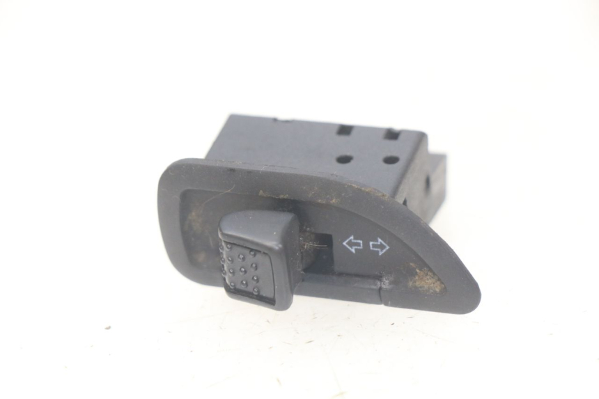 photo de COMMODO CLIGNOTANT PIAGGIO LIBERTY 4T 50 (2004 - 2008)