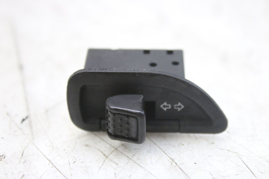 photo de COMMODO CLIGNOTANT PIAGGIO LIBERTY 4T 50 (2004 - 2008)
