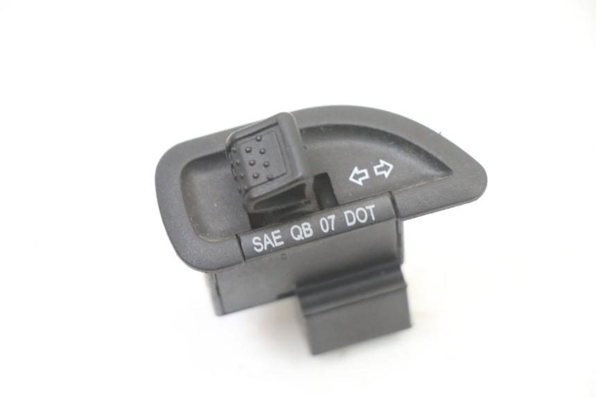 photo de COMMODO CLIGNOTANT PIAGGIO NRG POWER PUREJET 50 (2018 - 2021)