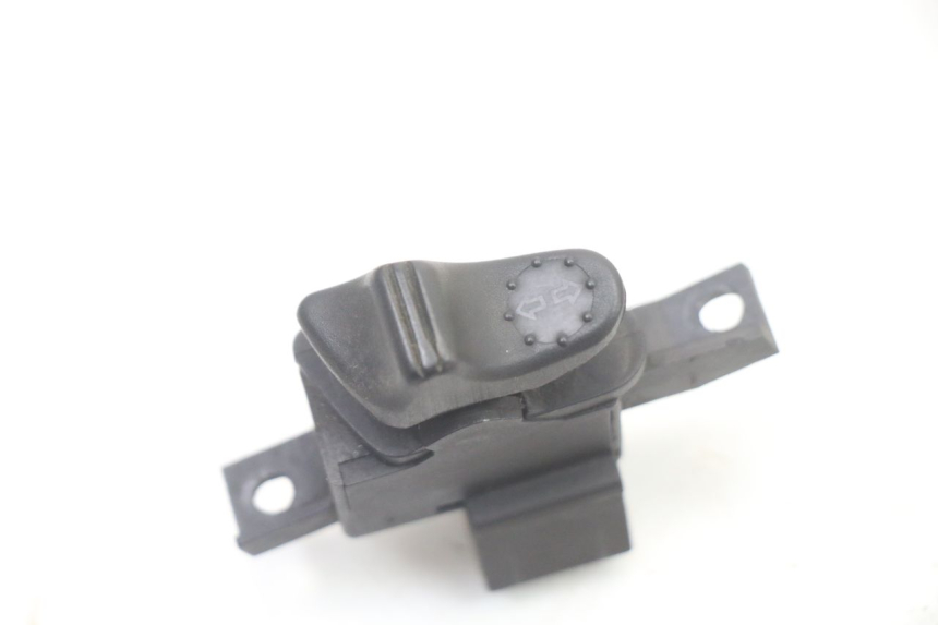photo de COMMODO CLIGNOTANT PIAGGIO VESPA GRANTURISMO 125 (2003 - 2007)