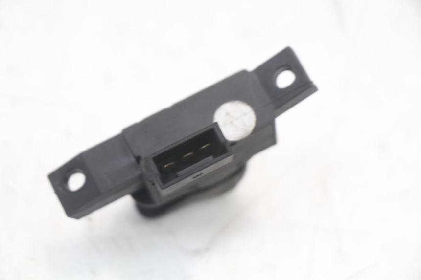photo de COMMODO CLIGNOTANT PIAGGIO VESPA LX 2T 50 (2005 - 2013)