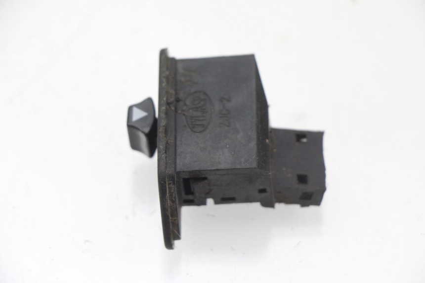 photo de COMMODO CLIGNOTANT REVATTO URBA GT 125 (2007 - 2017)