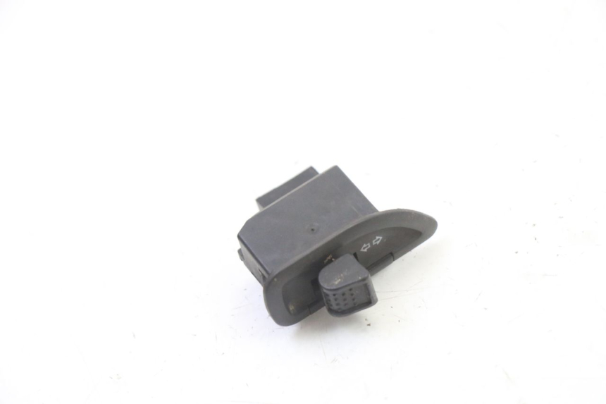 photo de COMMODO CLIGNOTANT GILERA RUNNER SL 50 (2006 - 2009)