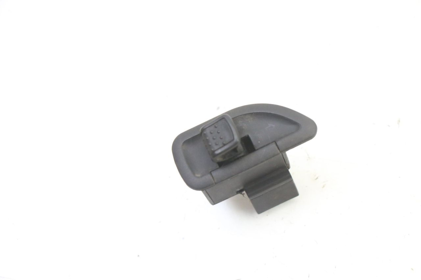 photo de COMMODO CLIGNOTANT PIAGGIO SUPER LX 125 (2000 - 2003)