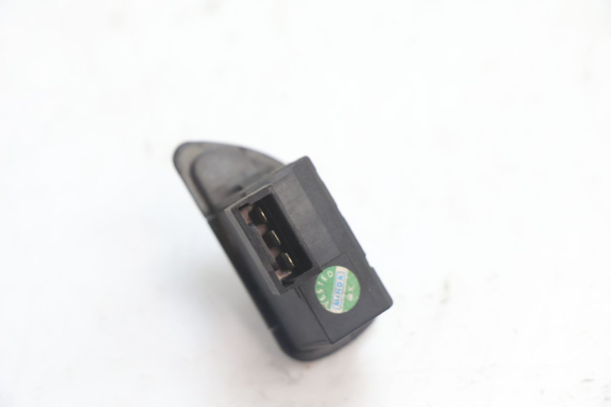 photo de COMMODO CLIGNOTANT PIAGGIO TYPHOON 50 (2000 - 2009) - Autre angle de vue
