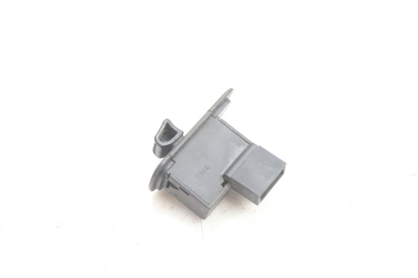 photo de COMMODO CLIGNOTANT PIAGGIO X8 STREET 125 (2006 - 2007) - Zoom état d’usage