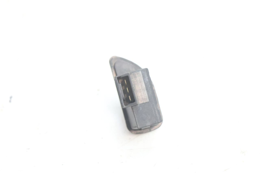 photo de COMMODO CLIGNOTANT PIAGGIO X8 STREET 125 (2006 - 2007) - Autre angle de vue
