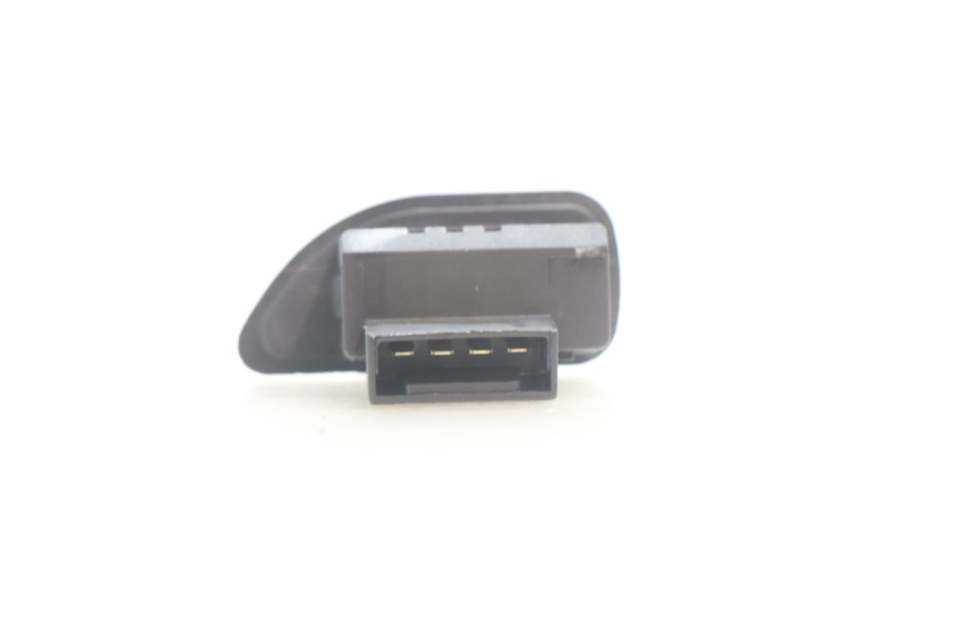 photo de COMMODO CLIGNOTANT PIAGGIO X9 AMALFI 180 (2000 - 2003) - Autre angle de vue