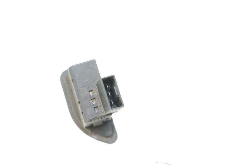 photo de COMMODO CLIGNOTANT PIAGGIO ZIP 4T 50 (2018 - 2020) - Zoom état d’usage