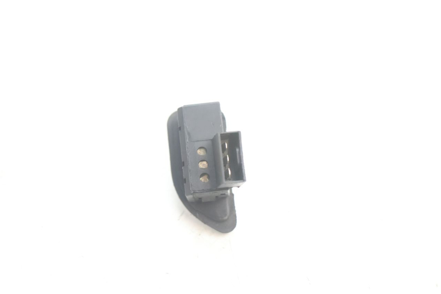 photo de COMMODO CLIGNOTANT PIAGGIO ZIP 4T 50 (2018 - 2020) - Autre angle de vue