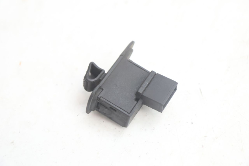 photo de COMMODO CLIGNOTANT PIAGGIO ZIP IGET 4T 50 (2021 - 2023) - Zoom état d’usage
