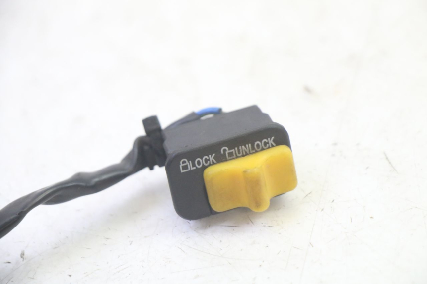 photo de COMMODO COUPE CONTACT SYM FIDDLE 3 III 125 (2014 - 2020) - Détail de la pièce