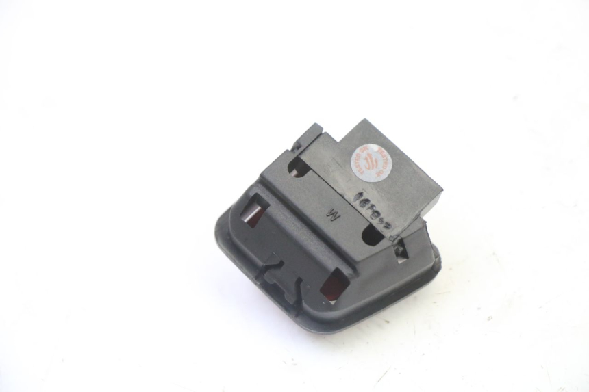 photo de COMMODO COUPE CONTACT PIAGGIO MP3 HPE 310 (2024 - 2025)