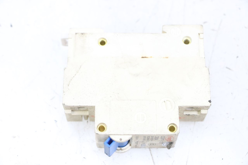 photo de COMMODO COUPE CONTACT EFUN PUSA 1 - Vue d’ensemble