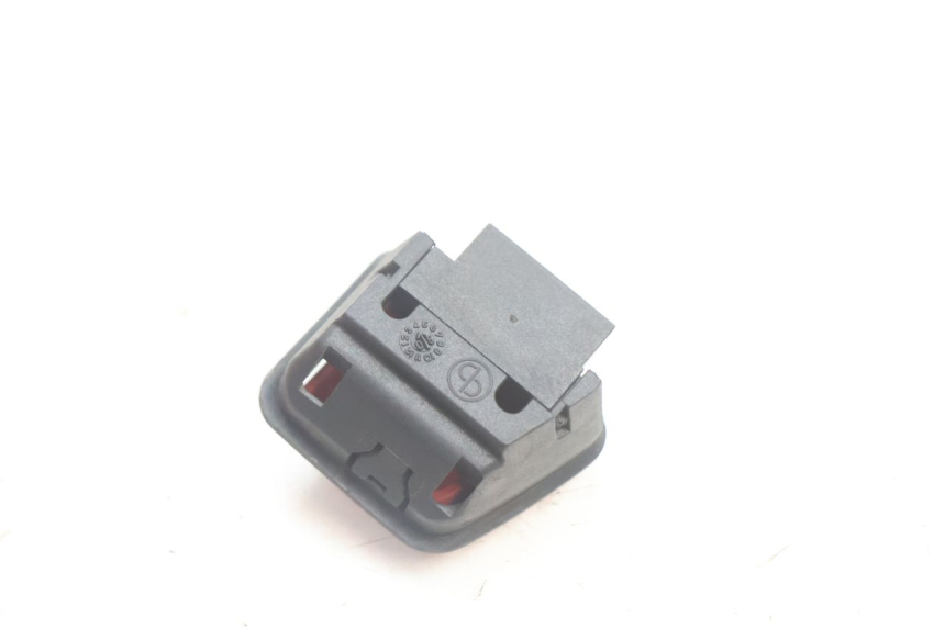 photo de COMMODO COUPE CONTACT PIAGGIO X9 EVOLUTION 125 (2003 - 2007) - Autre angle de vue