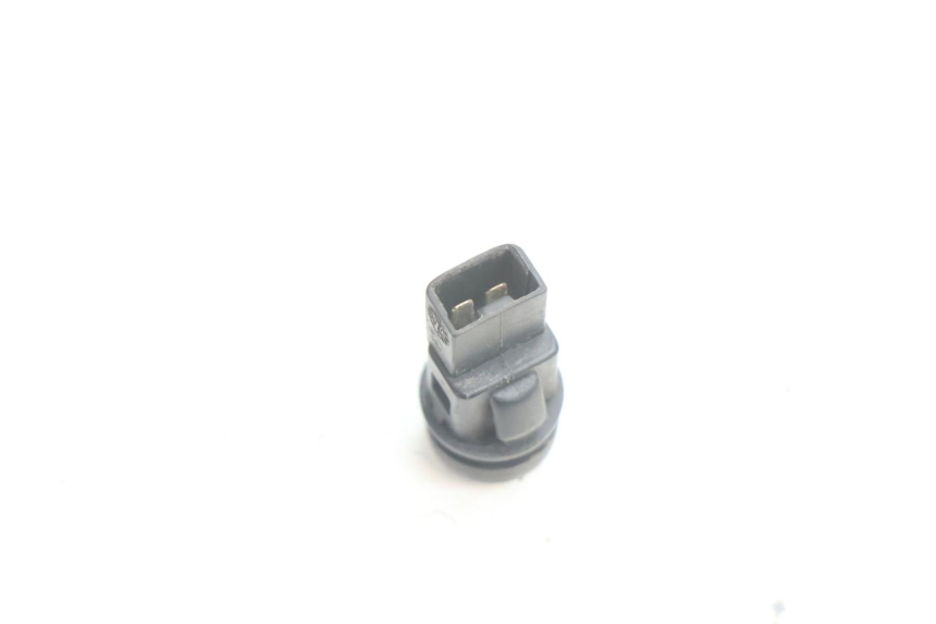 photo de COMMODO DEMARREUR PIAGGIO X8 STREET 125 (2006 - 2007) - Autre angle de vue