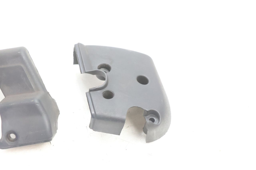 photo de COMMODO DROIT APRILIA ATLANTIC S 125 (2010 - 2013) - Autre angle de vue