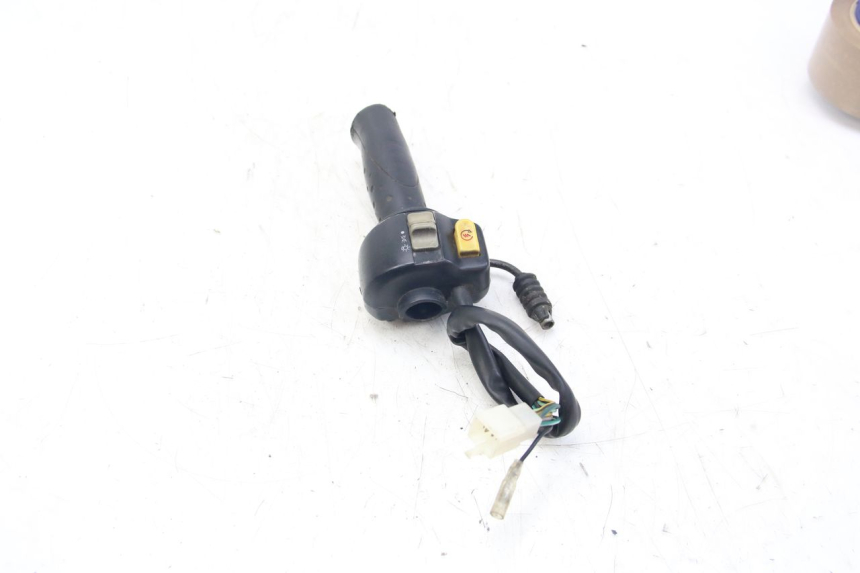 photo de COMMODO DROIT PGO BIG MAX 50 (2001 - 2009)