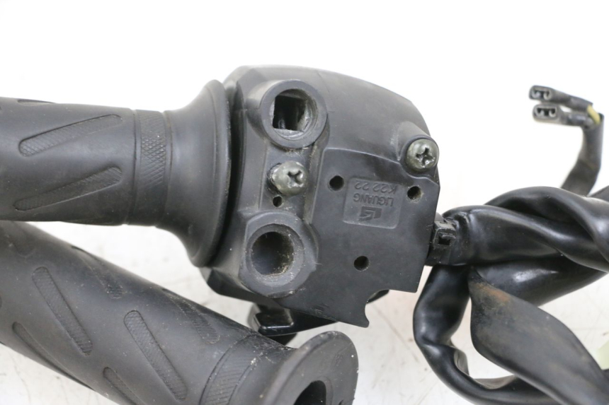 photo de COMMODO DROIT MAG POWER BOMBERS 4T 50 (2016 - 2026) - Autre angle de vue