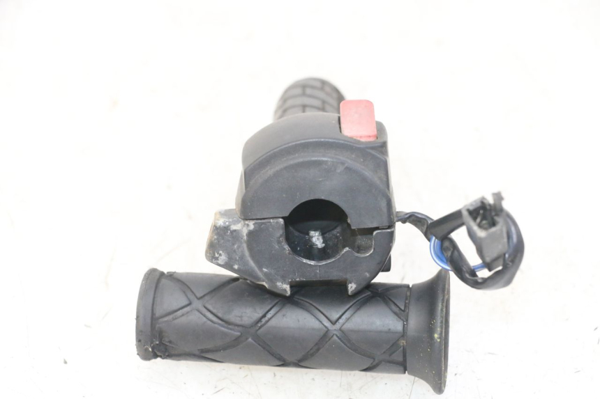 photo de COMMODO DROIT MBK BOOSTER SPIRIT NAKED 50 (2004 - 2017)