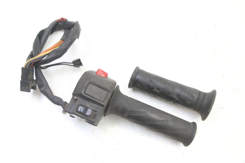 photo de COMMODO DROIT SUZUKI BURGMAN 125 (2007 - 2014)
