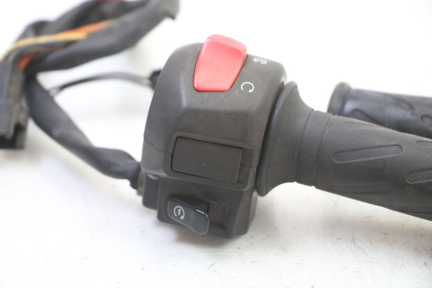photo de COMMODO DROIT SUZUKI BURGMAN 125 (2007 - 2014)