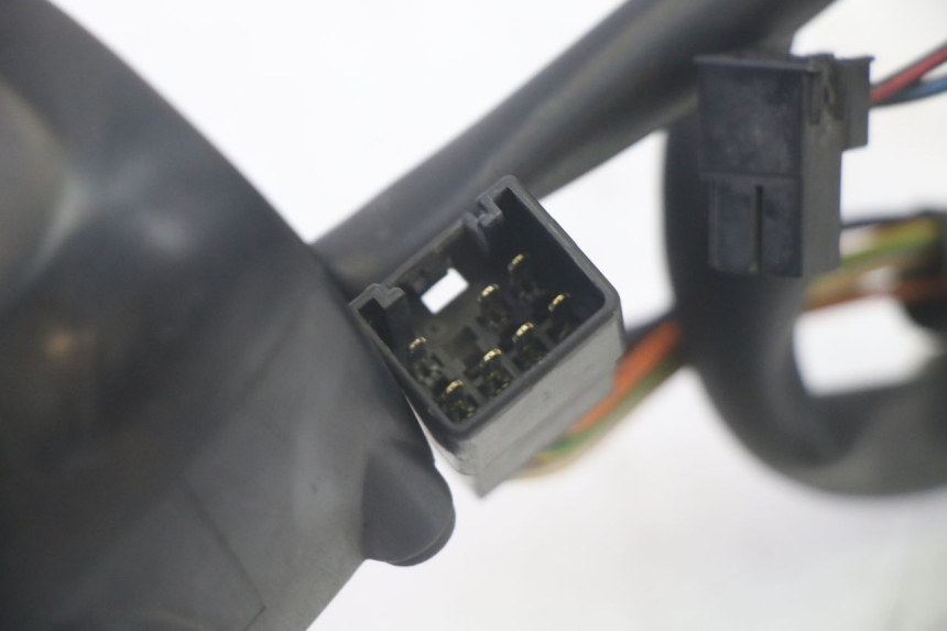 photo de COMMODO DROIT SUZUKI BURGMAN 125 (2007 - 2014) - État de surface