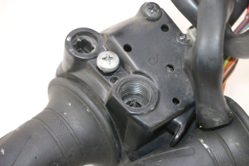 photo de COMMODO DROIT SUZUKI BURGMAN 125 (2007 - 2014) - Zoom état d’usage