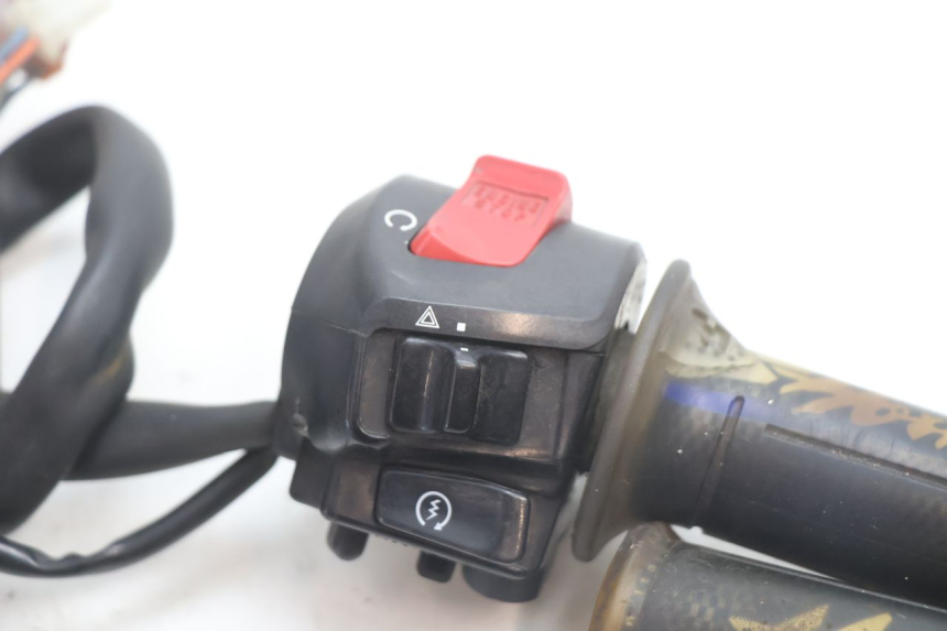 photo de COMMODO DROIT HONDA CB F HORNET 600 (2005 - 2006) - Détail de la pièce