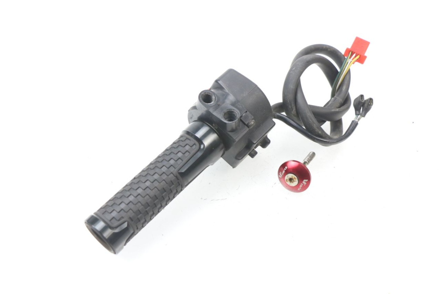 photo de COMMODO DROIT HONDA CBR 929 RR FIREBLADE 900 (2000 - 2001) - Points de fixation