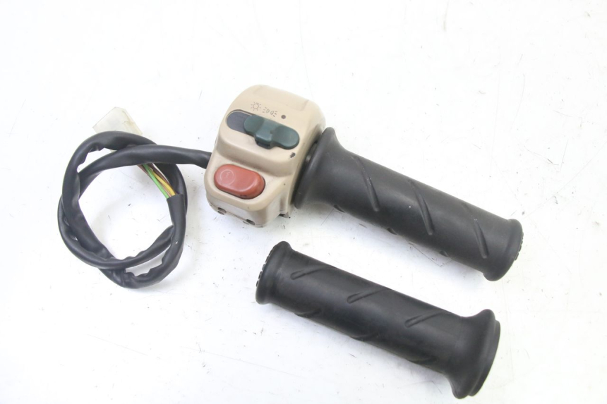 photo de COMMODO DROIT PEUGEOT ELYSEO 125 (1999 - 2004)