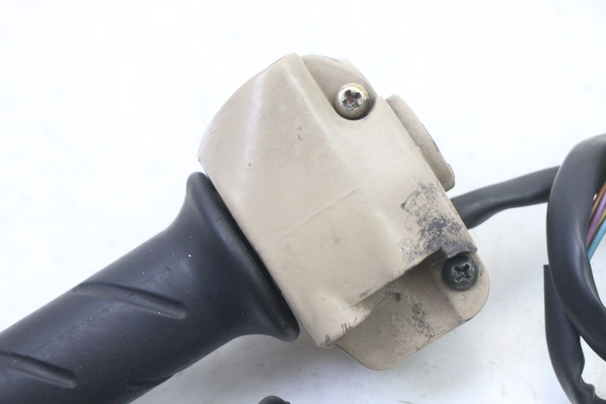photo de COMMODO DROIT PEUGEOT ELYSEO 125 (1999 - 2004)
