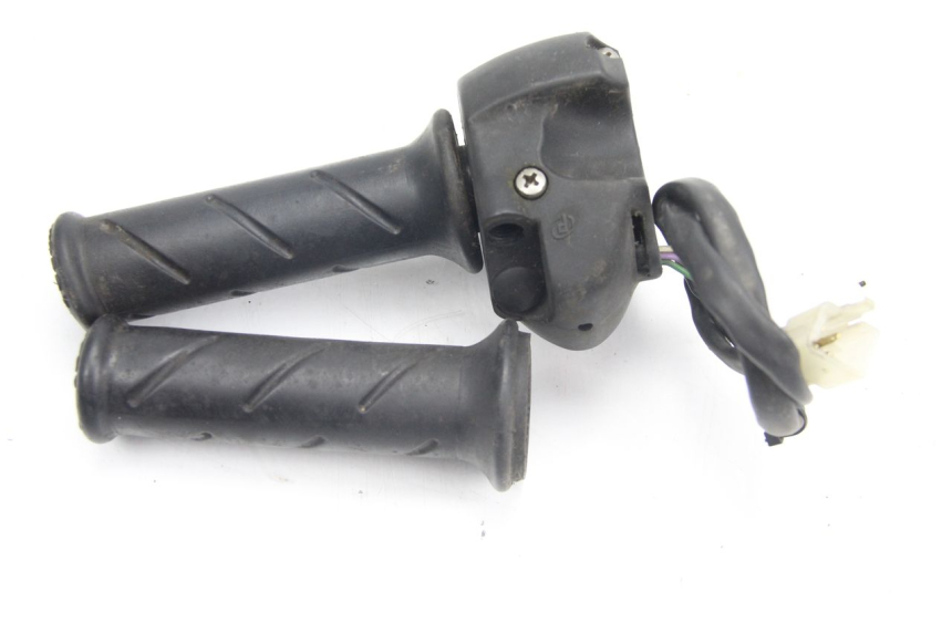 photo de COMMODO DROIT PEUGEOT ELYSTAR 125 (2002 - 2007)