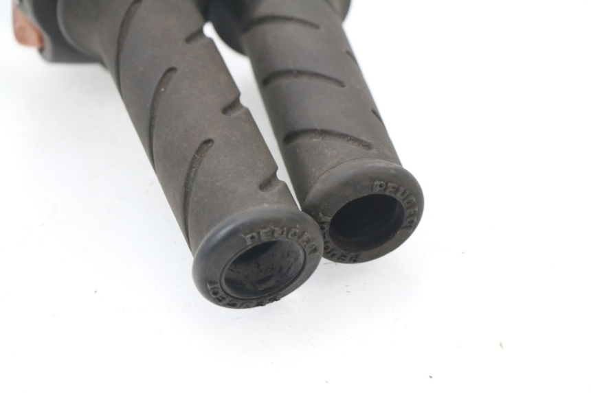 photo de COMMODO DROIT PEUGEOT ELYSTAR 50 (2002 - 2014)