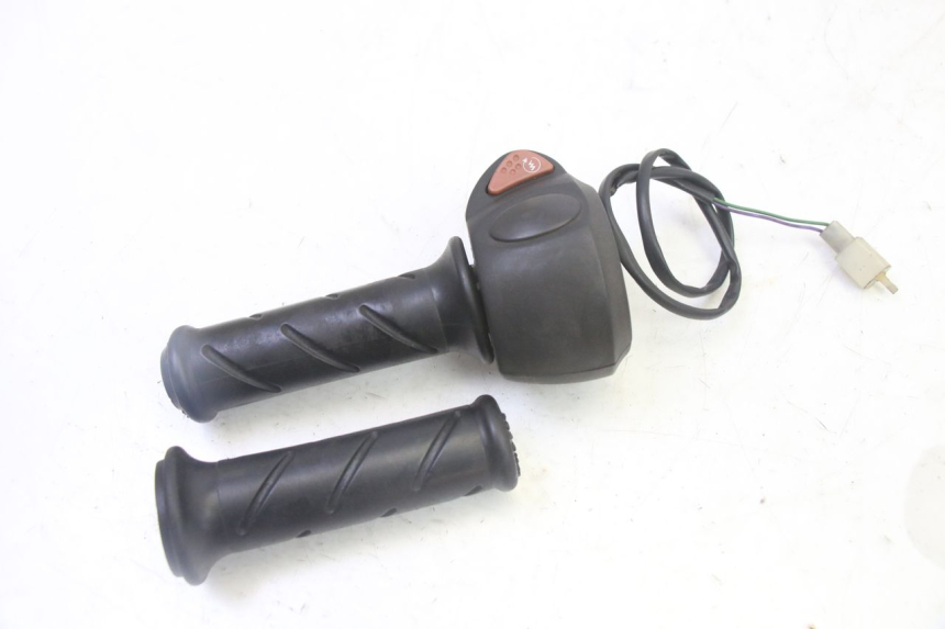 photo de COMMODO DROIT PEUGEOT ELYSTAR 50 (2002 - 2014)