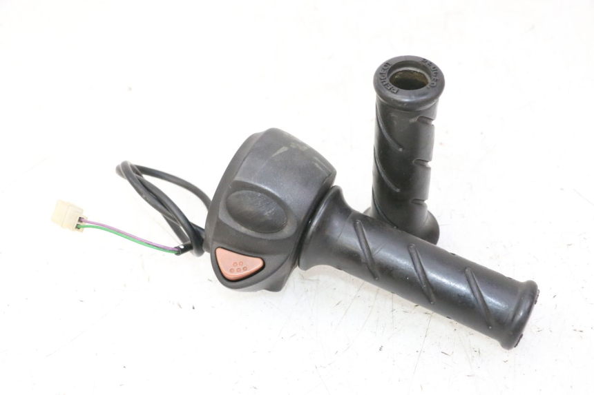 photo de COMMODO DROIT PEUGEOT ELYSTAR 50 (2002 - 2014)