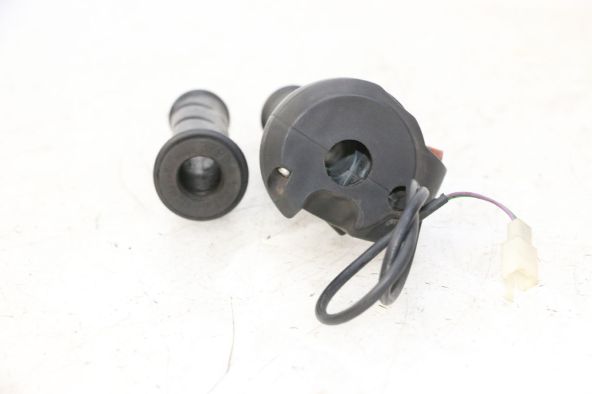 photo de COMMODO DROIT PEUGEOT ELYSTAR 50 (2002 - 2014)