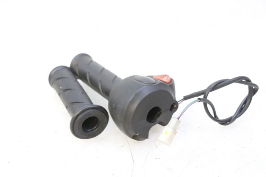 photo de COMMODO DROIT PEUGEOT ELYSTAR 50 (2002 - 2014)