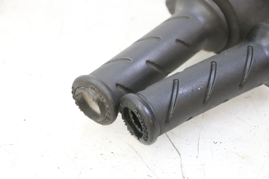 photo de COMMODO DROIT PEUGEOT ELYSTAR 50 (2002 - 2014)