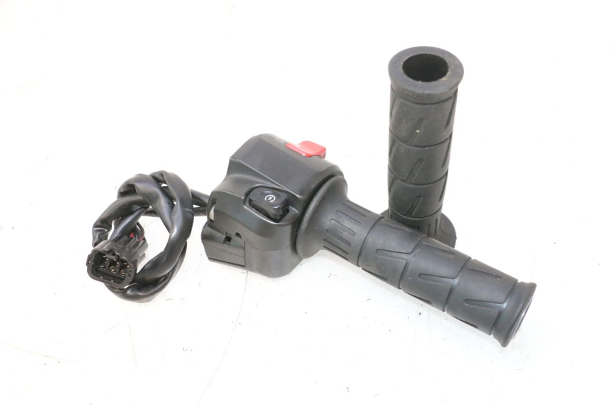 photo de COMMODO DROIT KAWASAKI ER-6 ER6 N 650 (2005 - 2009) - Vue d’ensemble