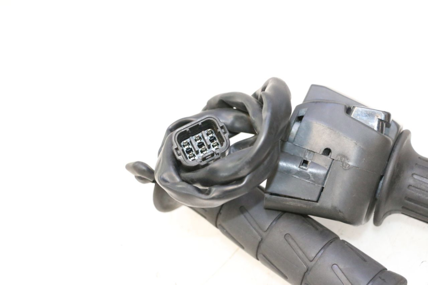 photo de COMMODO DROIT KAWASAKI ER-6 ER6 N 650 (2005 - 2009) - Détail de la pièce