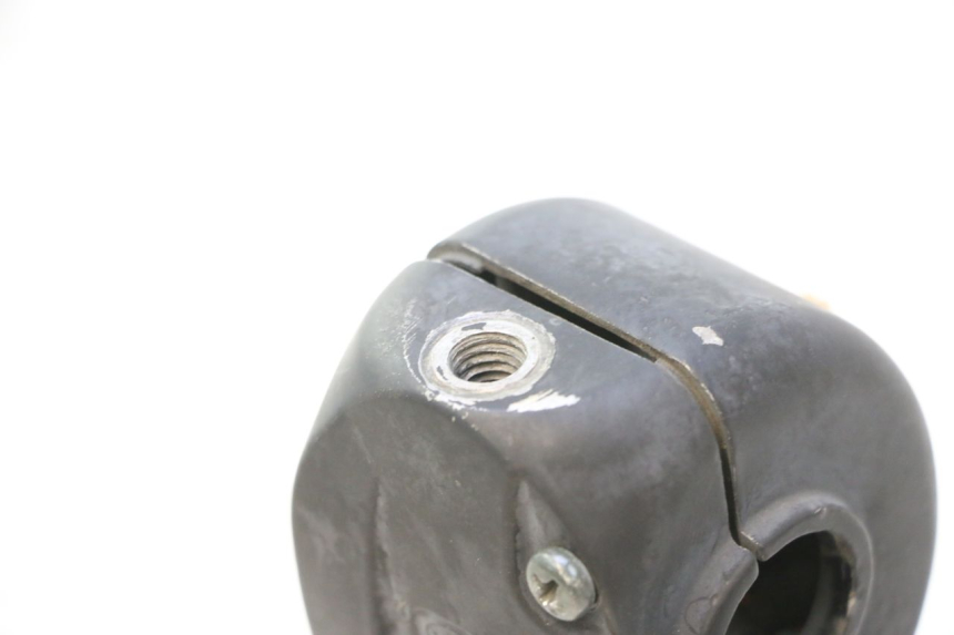 photo de COMMODO DROIT JM MOTORS F45i 4T 50 (2020 - 2023) - Points de fixation
