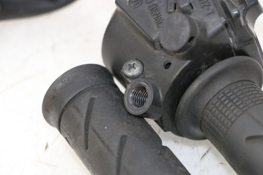 photo de COMMODO DROIT HONDA FES S-WING SWING ABS 125 (2007 - 2015)