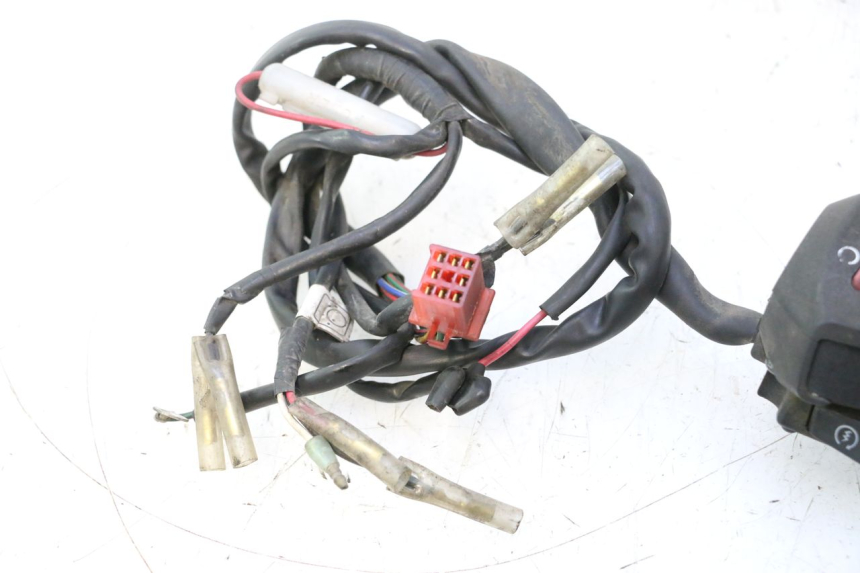 photo de COMMODO DROIT HONDA FJS SILVER WING SILVERWING 400 (2005 - 2008) - Marquages et références